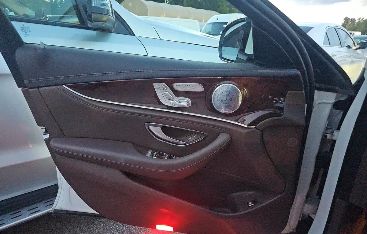 2018 MERCEDES-BENZ E-CLASS E 300 6