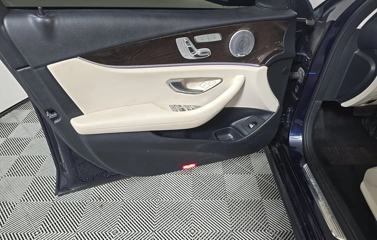 2019 MERCEDES-BENZ E-CLASS E 300 6