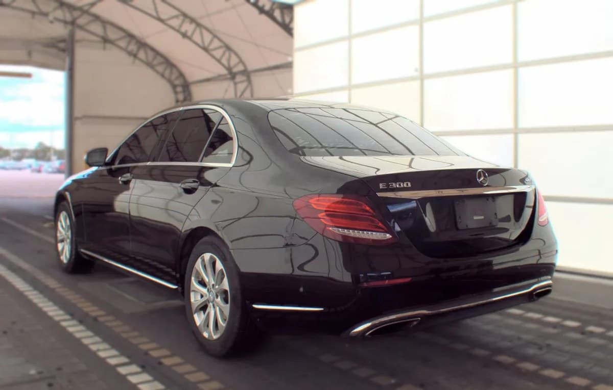 2017 MERCEDES-BENZ E-CLASS E 300 Luxury 5