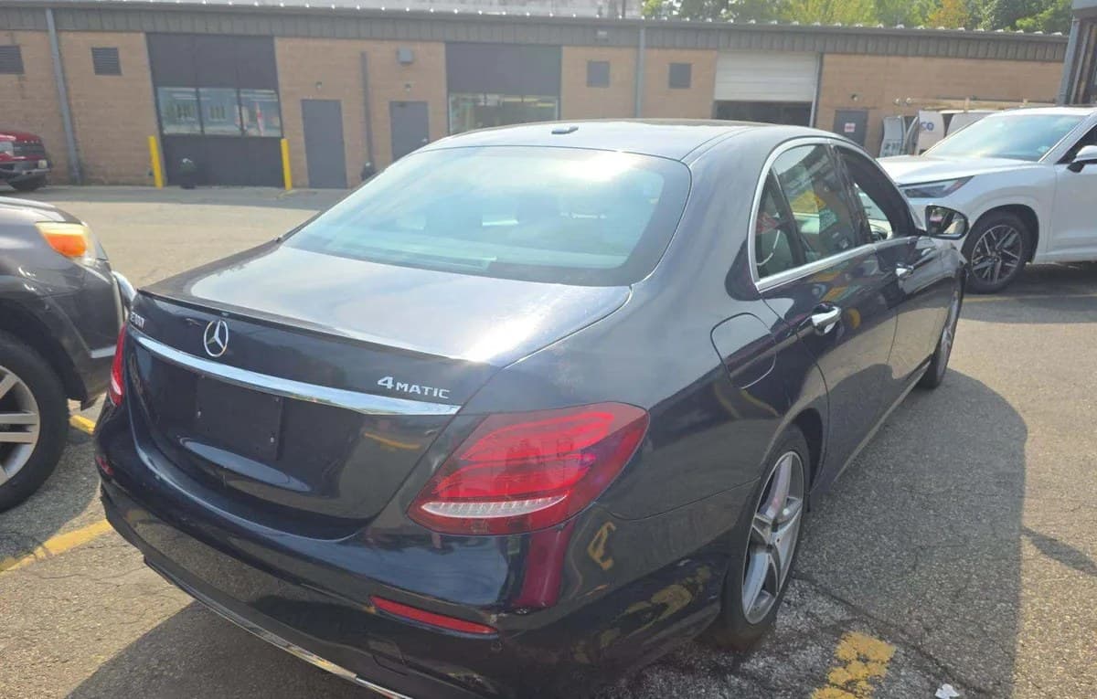 2017 MERCEDES-BENZ E-CLASS E 300 Sport 4