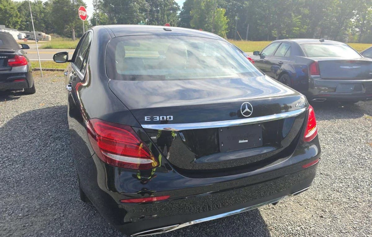 2017 MERCEDES-BENZ E-CLASS E 300 Sport 3
