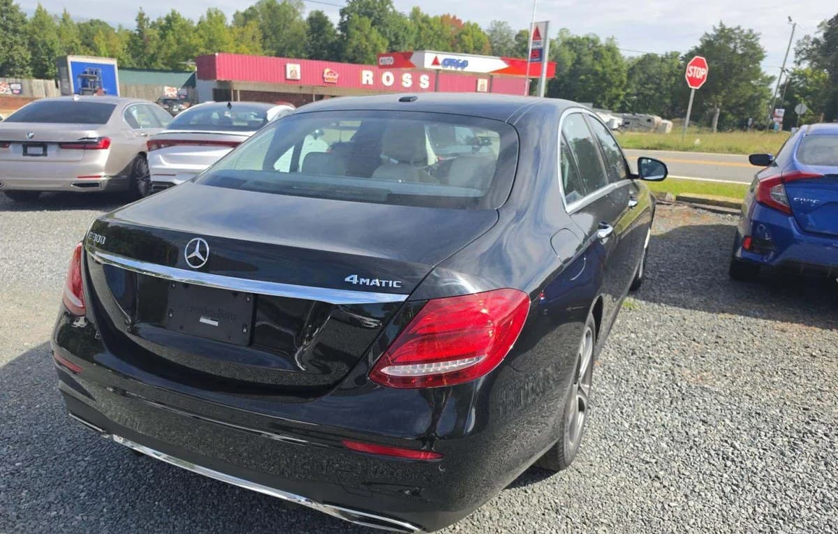 2017 MERCEDES-BENZ E-CLASS E 300 Sport 4