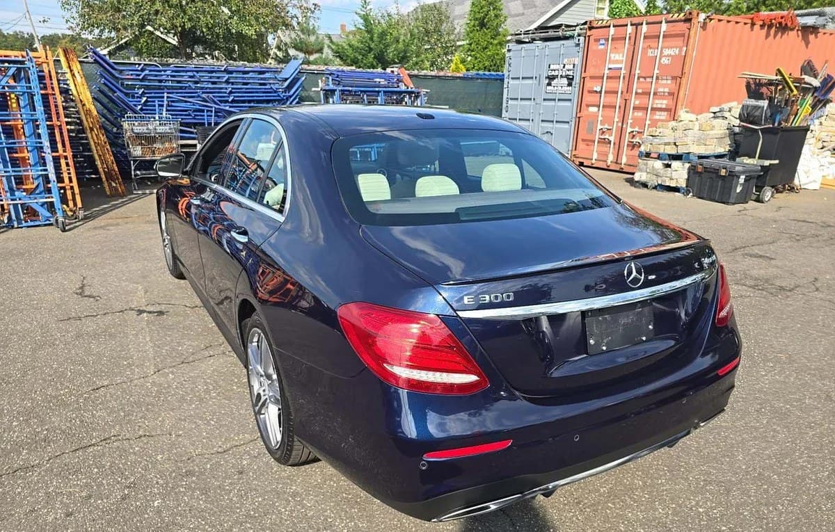 2017 MERCEDES-BENZ E-CLASS E 300 Sport 3