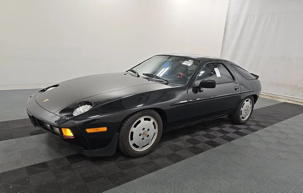 1985 PORSCHE 928 S