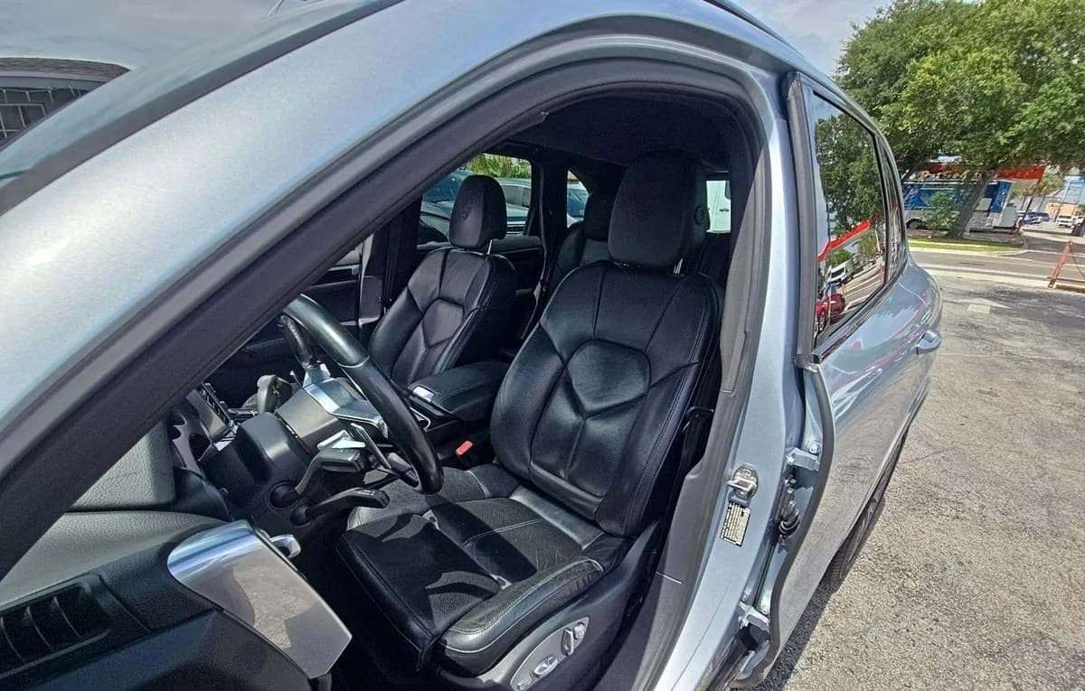 2017 PORSCHE CAYENNE PLATINUM Edition 4