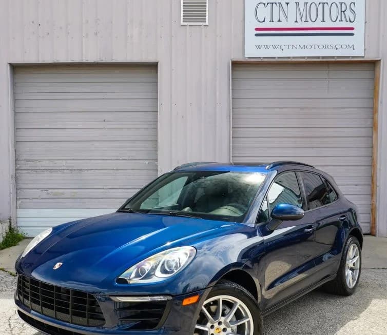 2017 PORSCHE MACAN Base 2