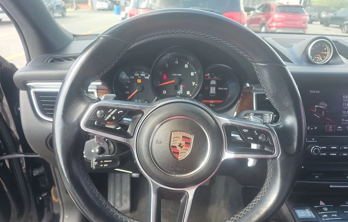 2017 PORSCHE MACAN Base 7