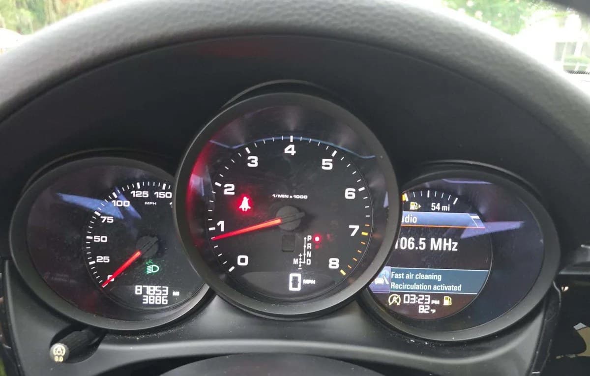 2018 PORSCHE MACAN Base 6