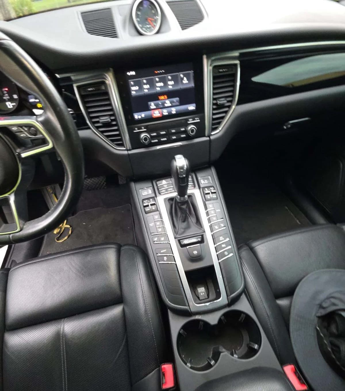 2018 PORSCHE MACAN Base 7