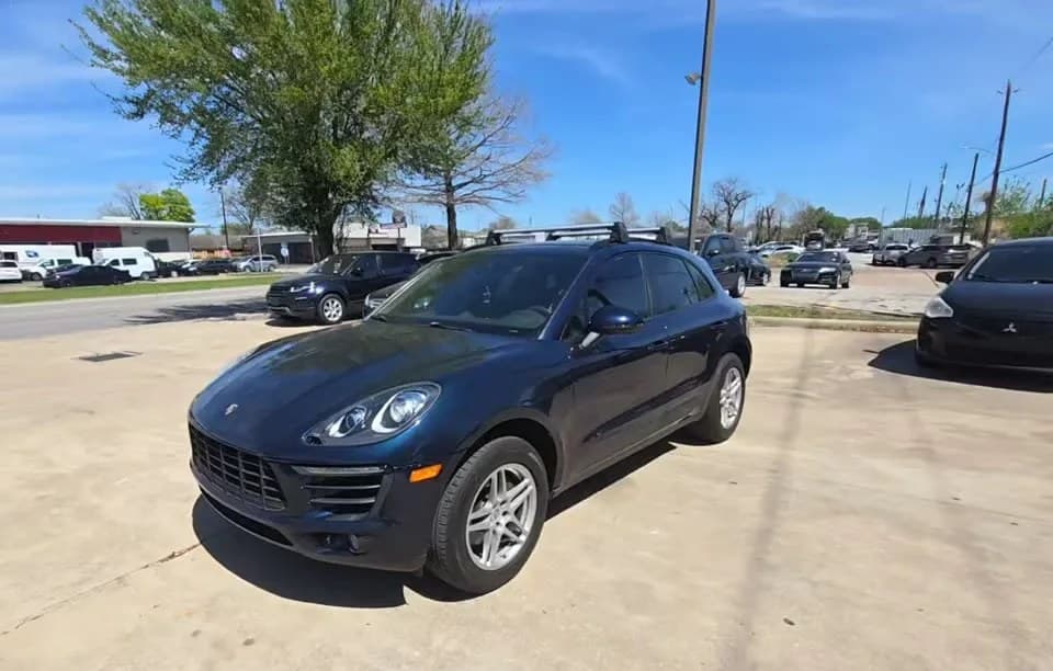 2018 PORSCHE MACAN Base 2