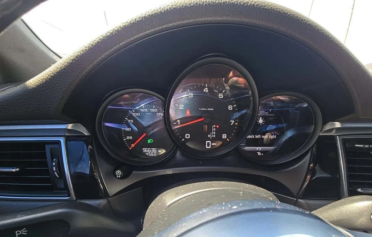 2018 PORSCHE MACAN Base 6