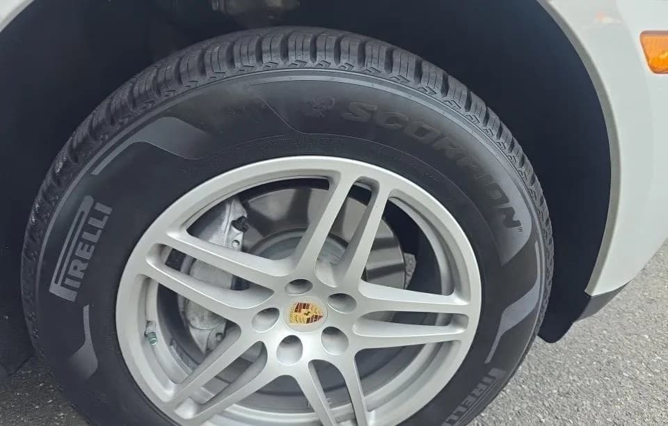 2018 PORSCHE MACAN Base 6