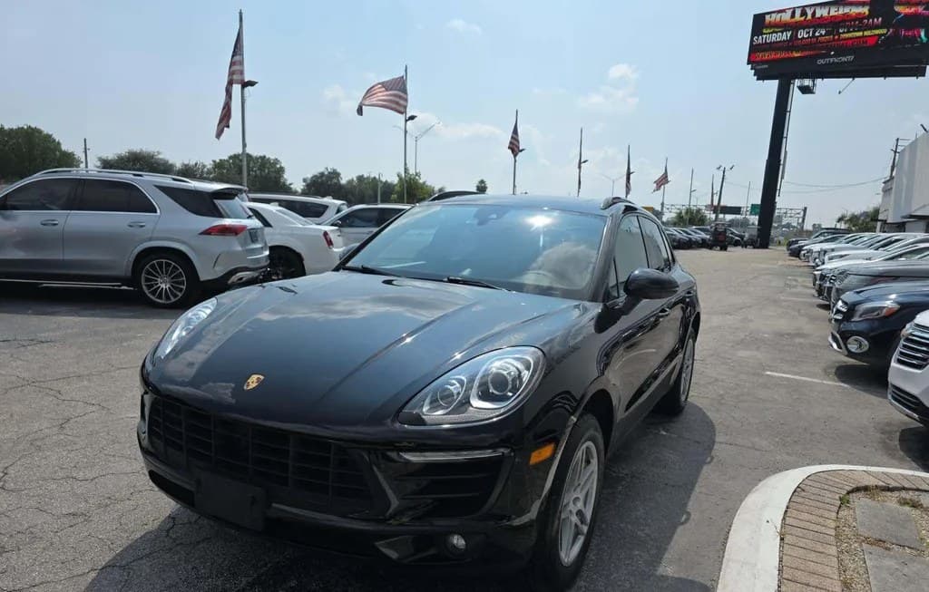2018 PORSCHE MACAN 1