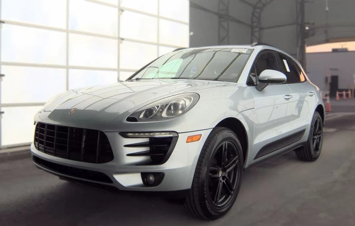2017 PORSCHE MACAN Base 2