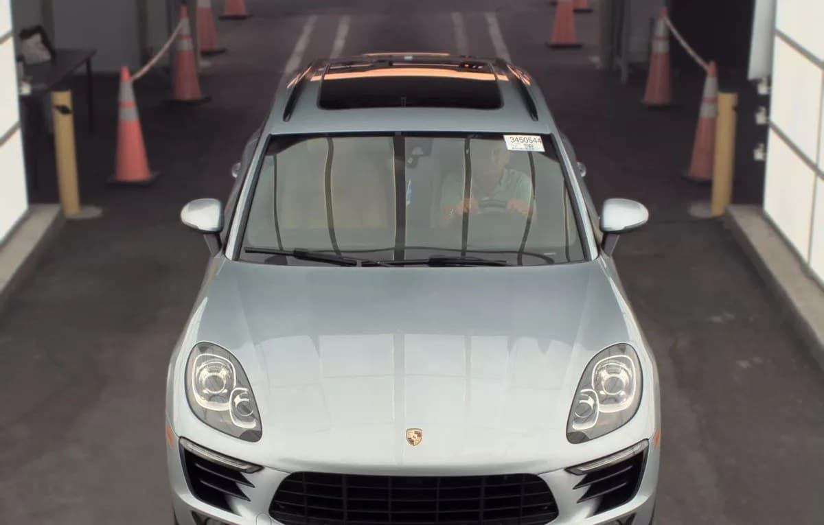 2017 PORSCHE MACAN Base 3