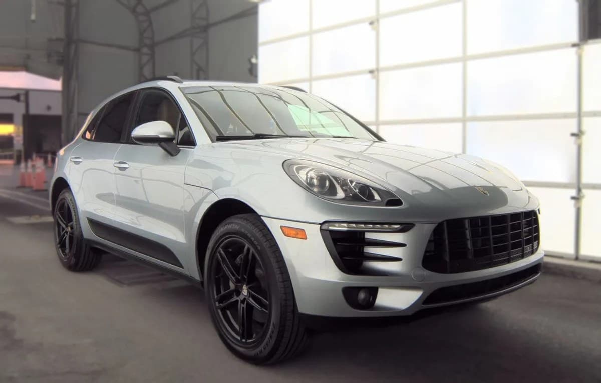 2017 PORSCHE MACAN Base 4
