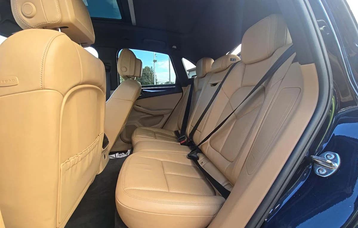 2018 PORSCHE MACAN Base 7