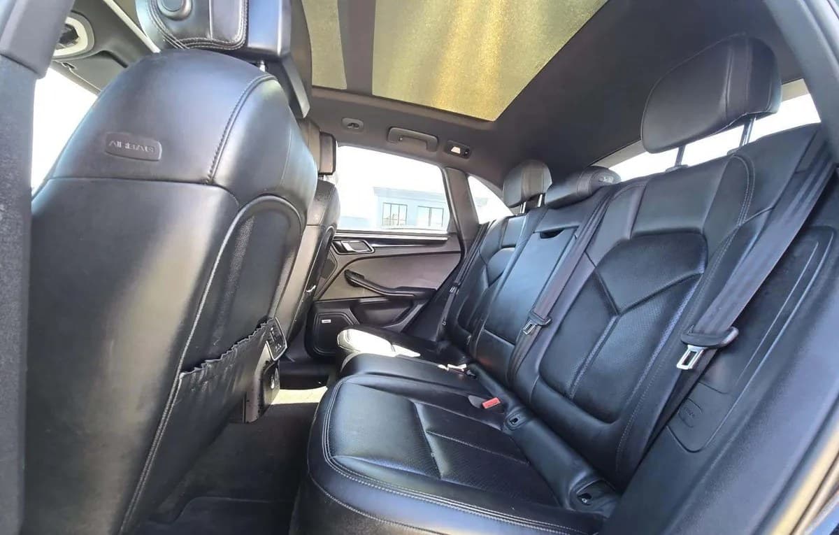 2018 PORSCHE MACAN SPORT EDITION 7