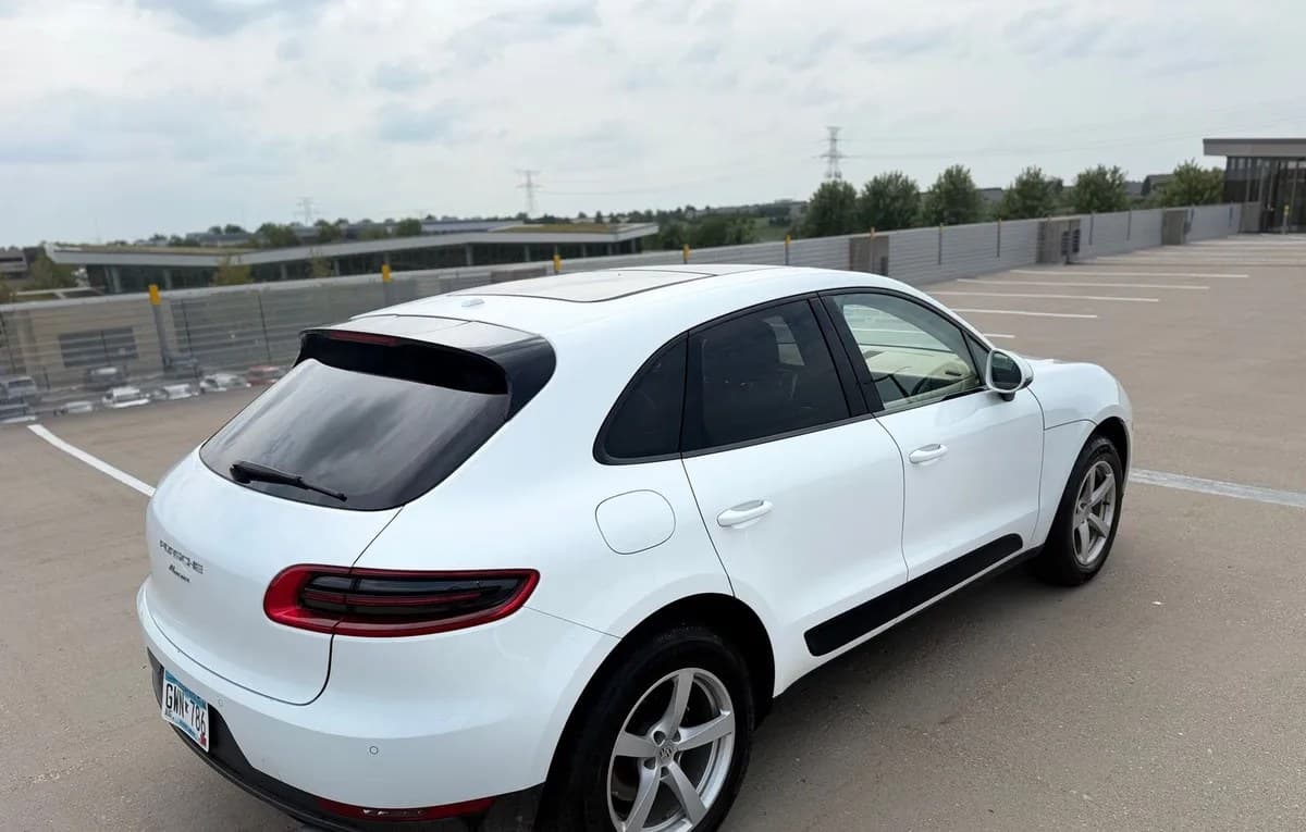 2017 PORSCHE MACAN Base 3