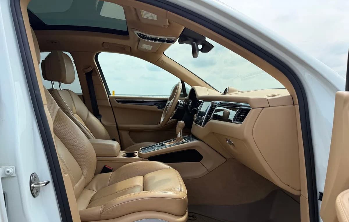 2017 PORSCHE MACAN Base 6