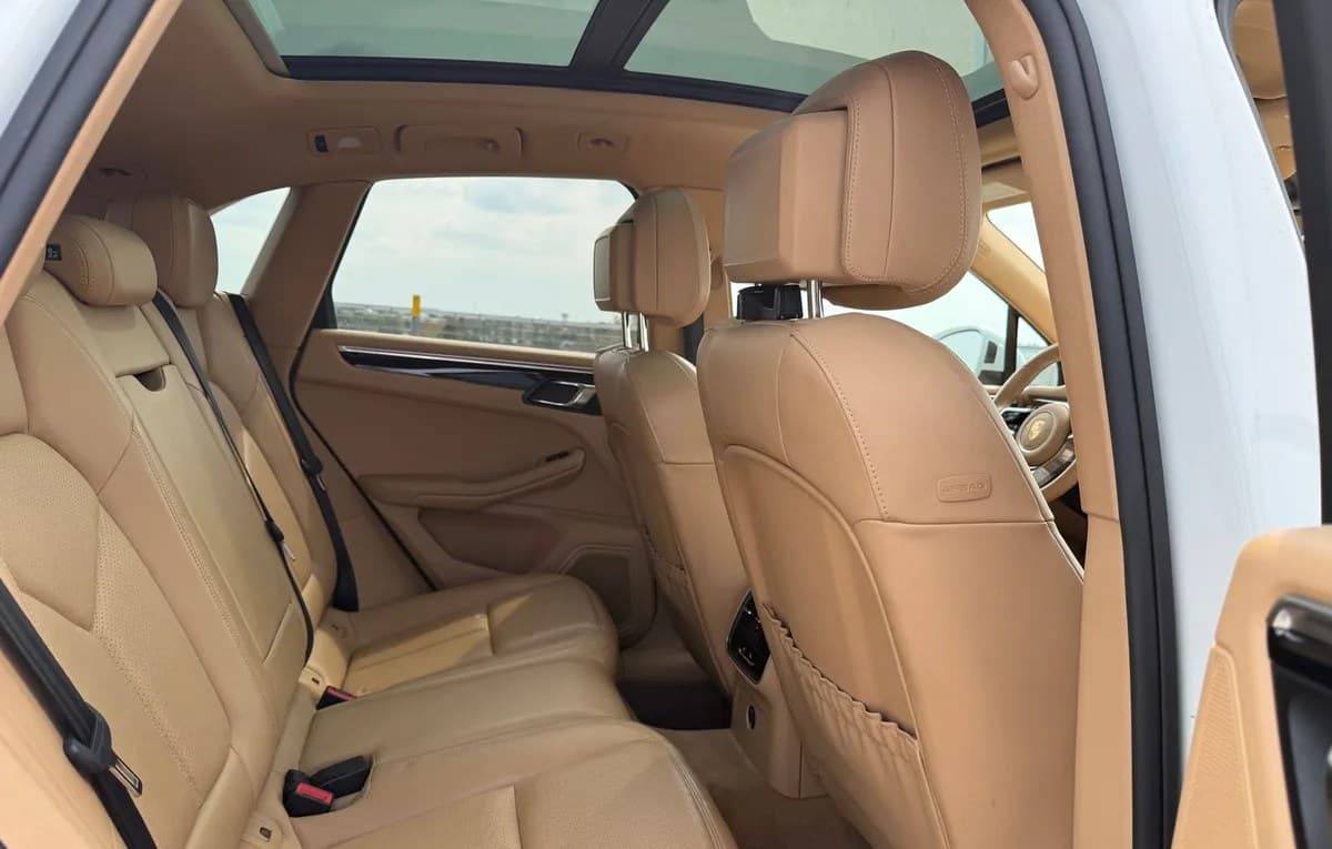 2017 PORSCHE MACAN Base 7