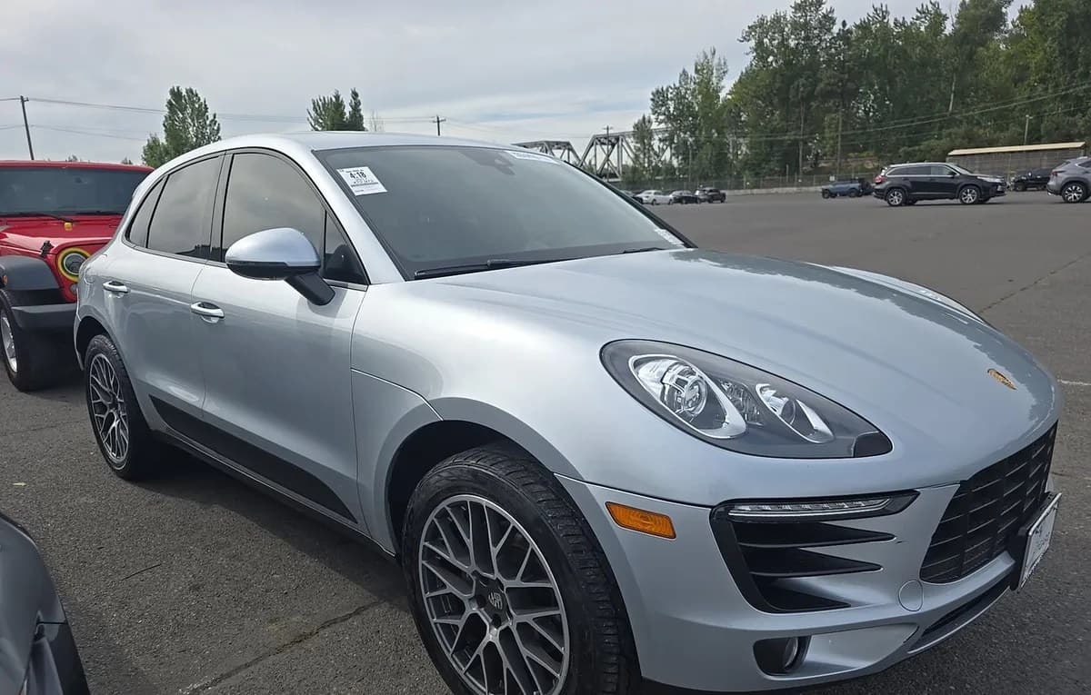 2017 PORSCHE MACAN Base 4