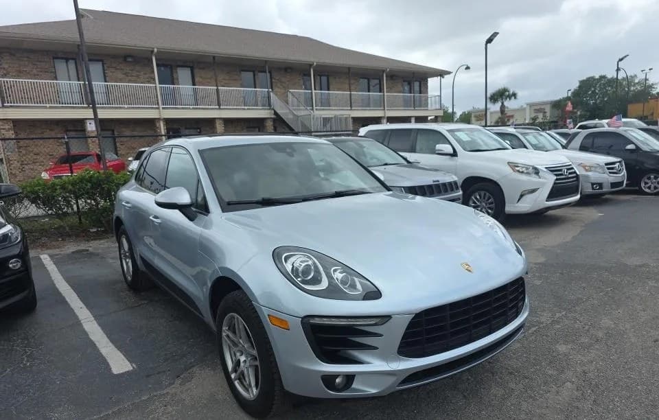 2017 PORSCHE MACAN Base 4