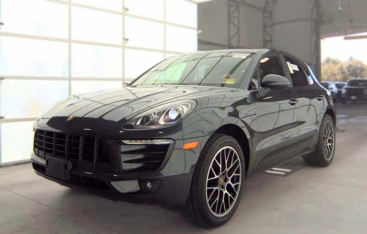2018 PORSCHE MACAN SPORT Edition 2