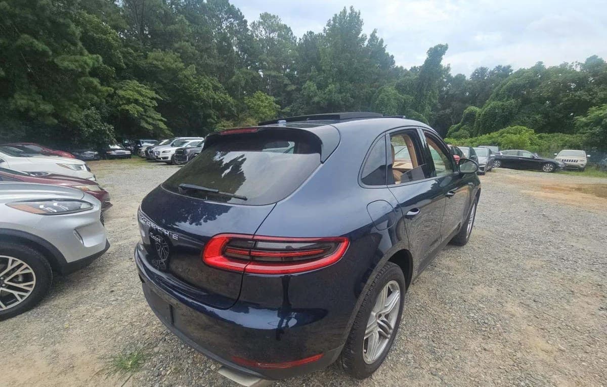 2017 PORSCHE MACAN Base 4