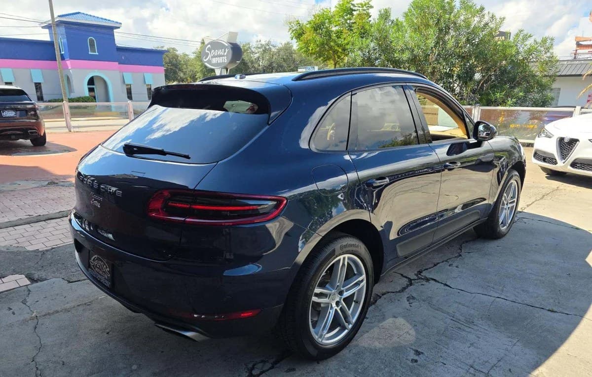 2017 PORSCHE MACAN Base 4