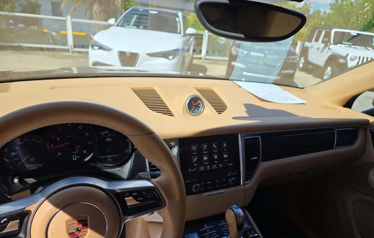 2017 PORSCHE MACAN Base 7