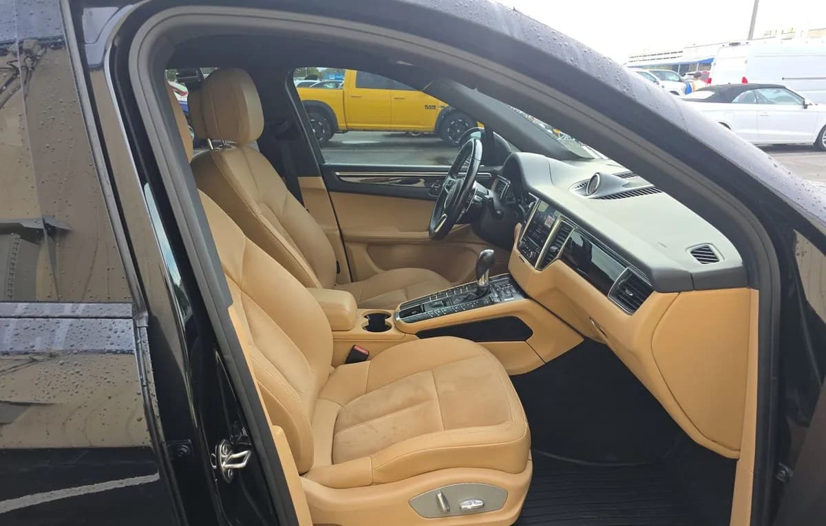 2017 PORSCHE MACAN Base 5