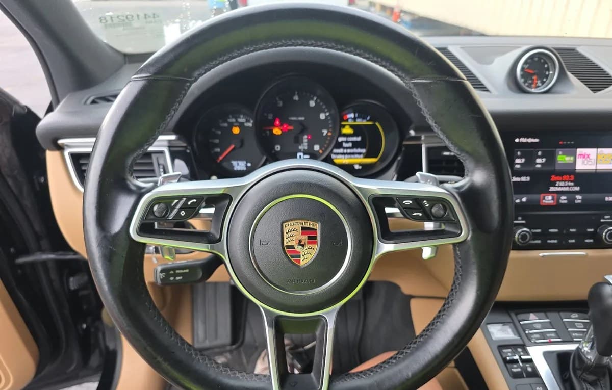 2017 PORSCHE MACAN Base 7