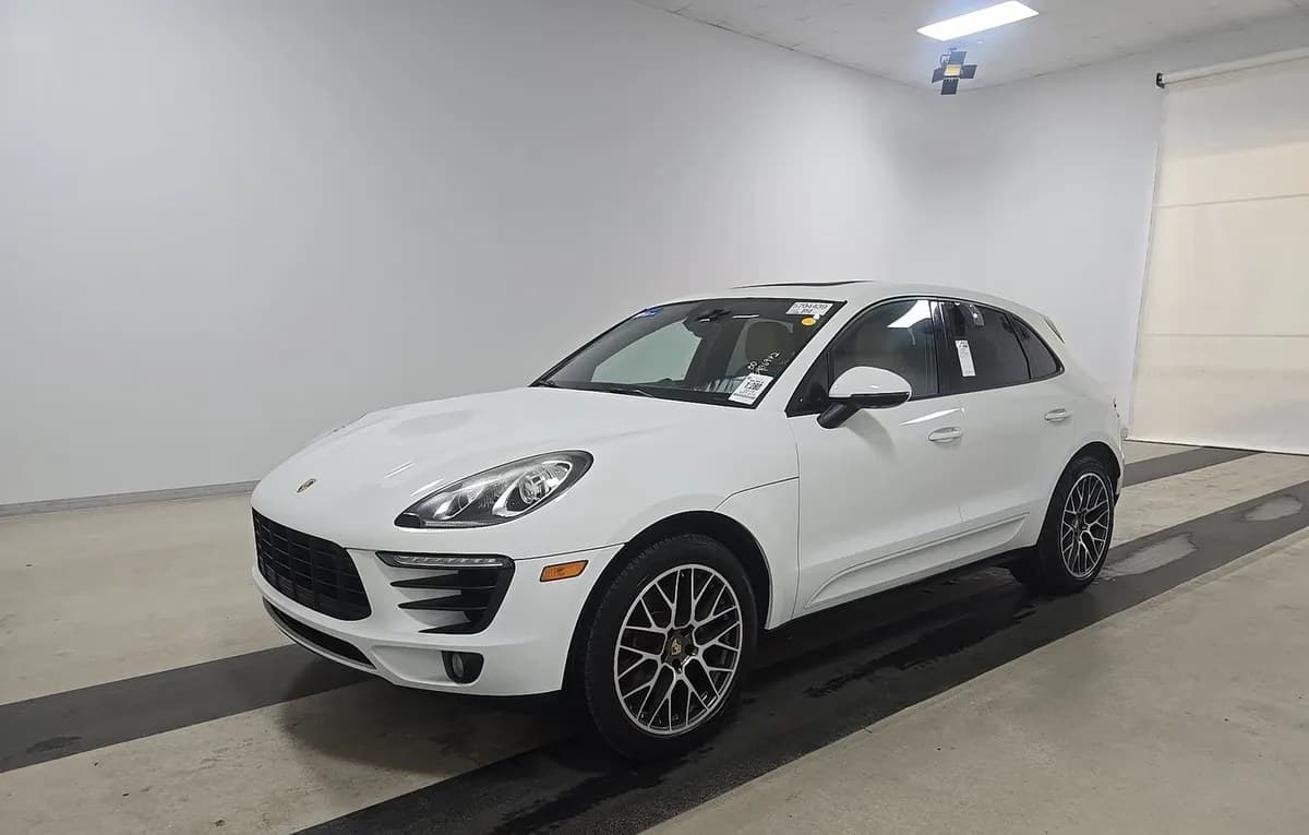 2018 PORSCHE MACAN SPORT Edition 2
