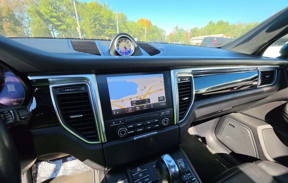 2018 PORSCHE MACAN 7