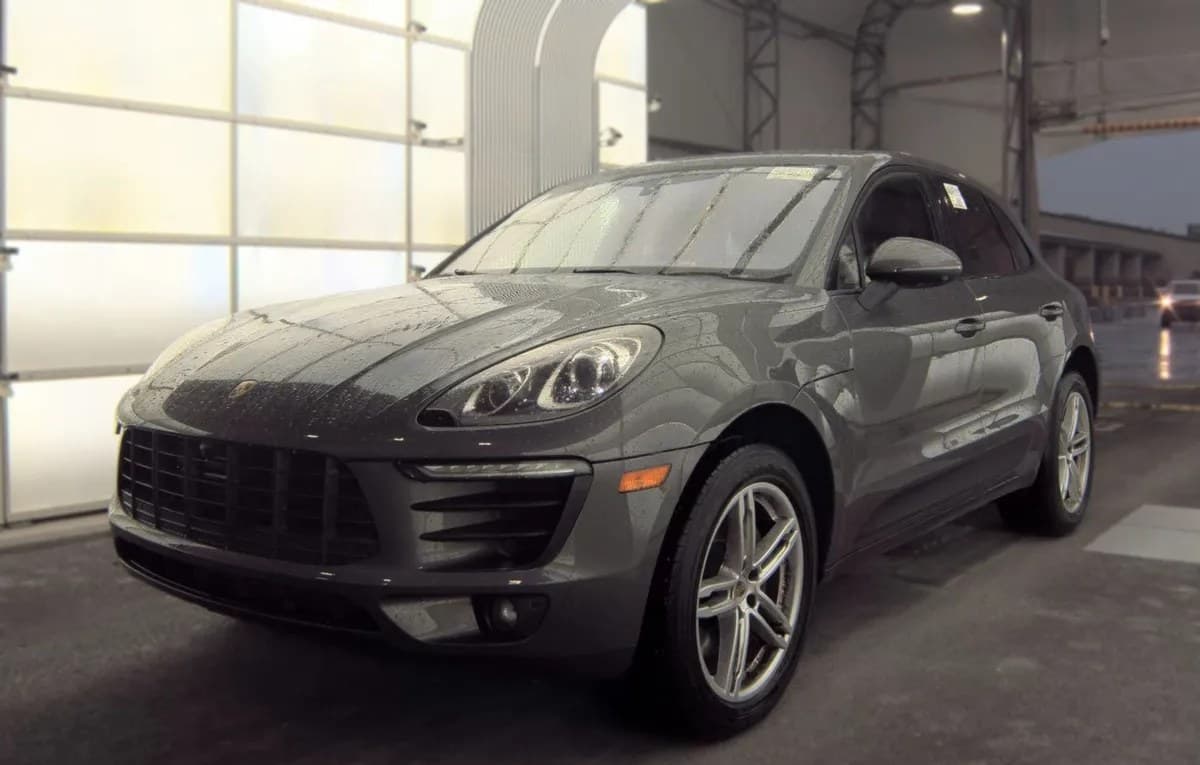 2018 PORSCHE MACAN Base 2