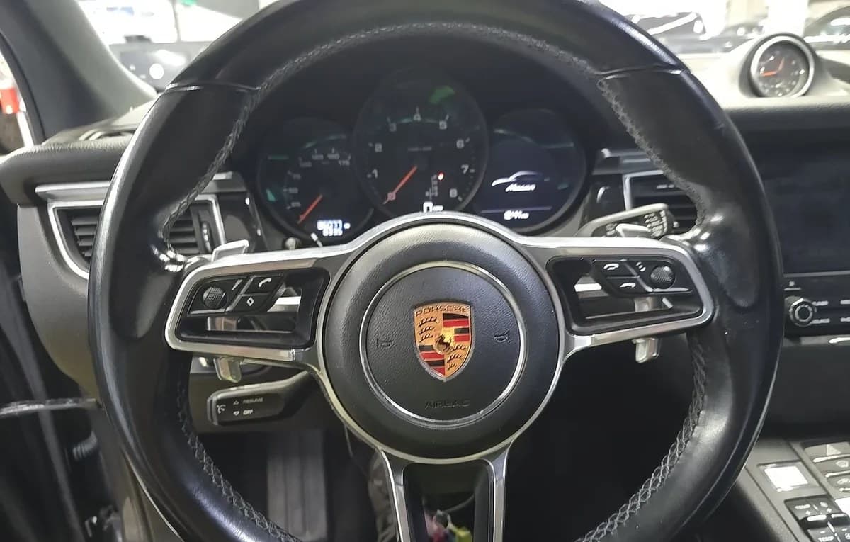 2018 PORSCHE MACAN Base 7