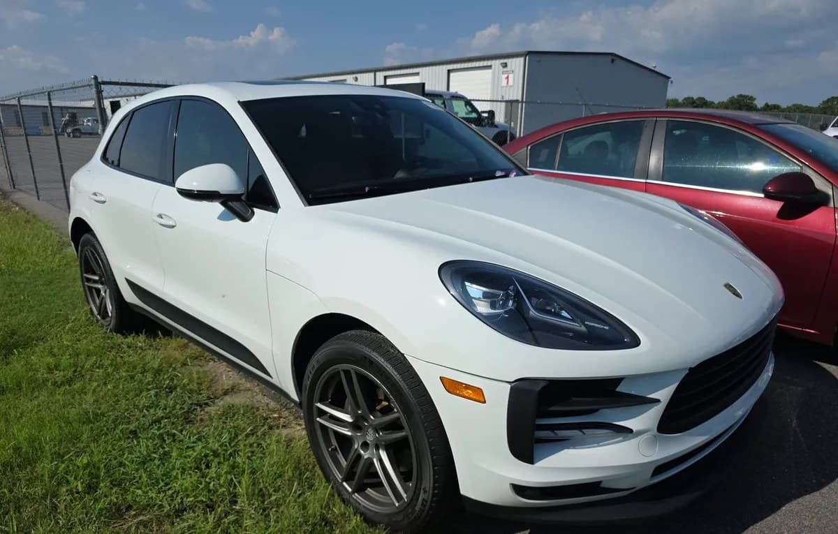 2019 PORSCHE MACAN Base 4