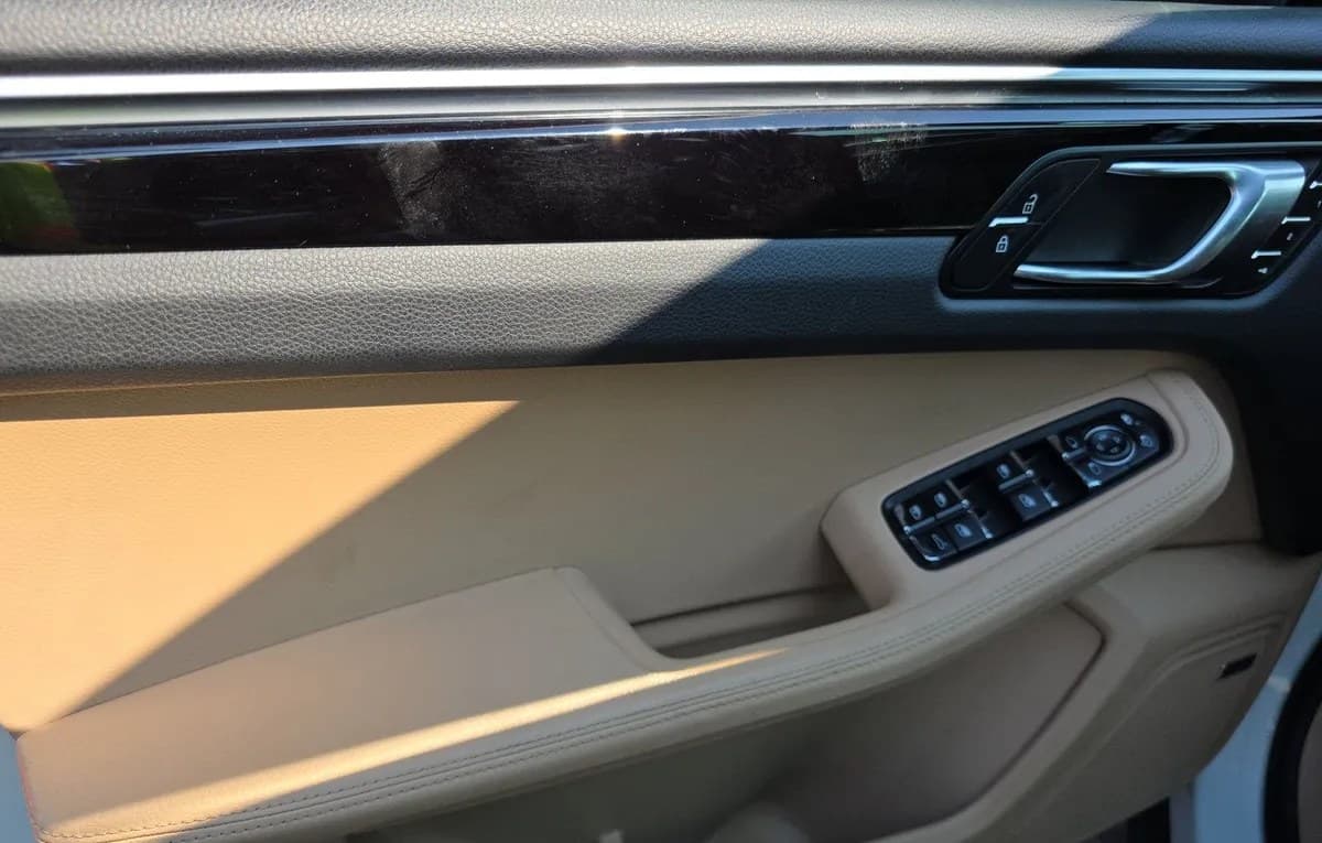 2019 PORSCHE MACAN Base 6