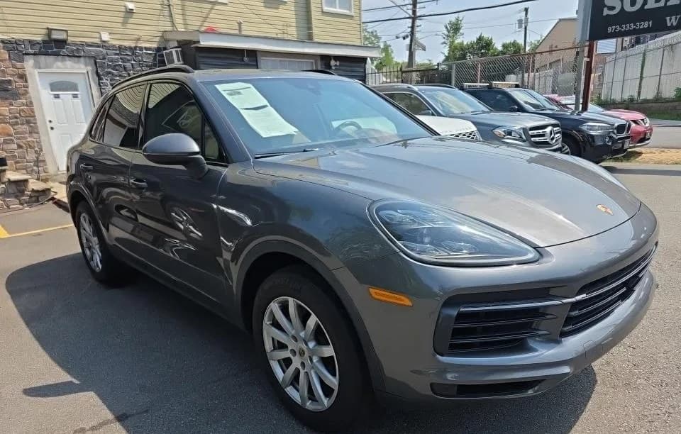 2019 PORSCHE CAYENNE Base 4