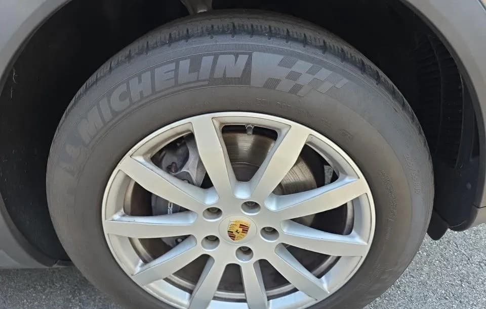 2019 PORSCHE CAYENNE Base 6