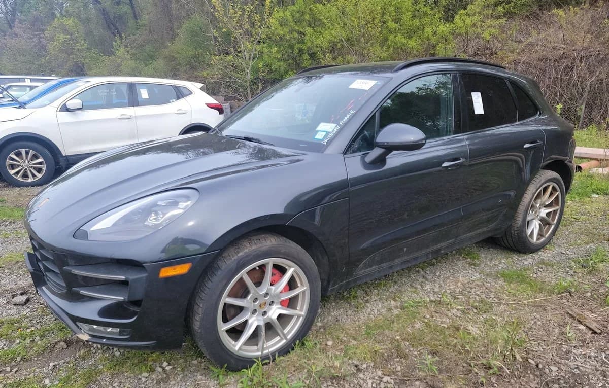 2018 PORSCHE MACAN Turbo 2