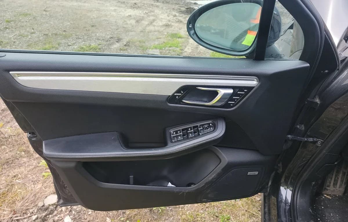 2018 PORSCHE MACAN Turbo 6