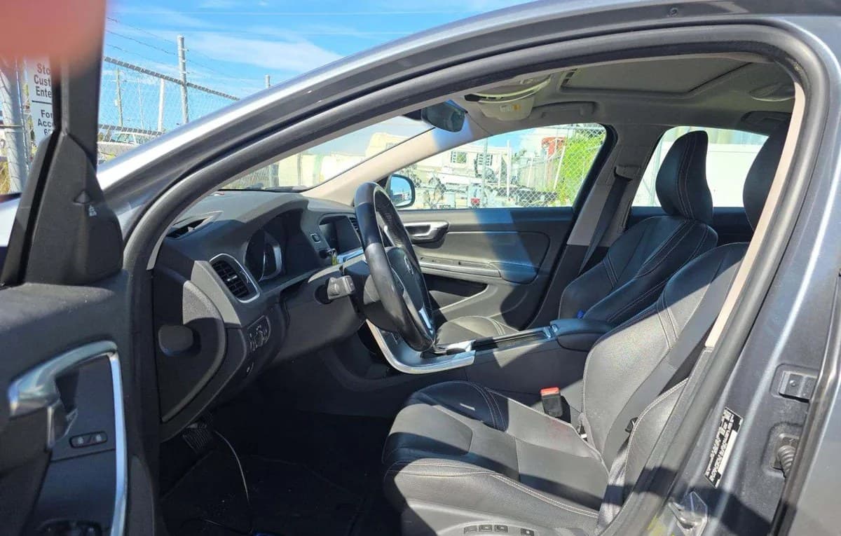 2018 VOLVO S60 T5 Dynamic 4