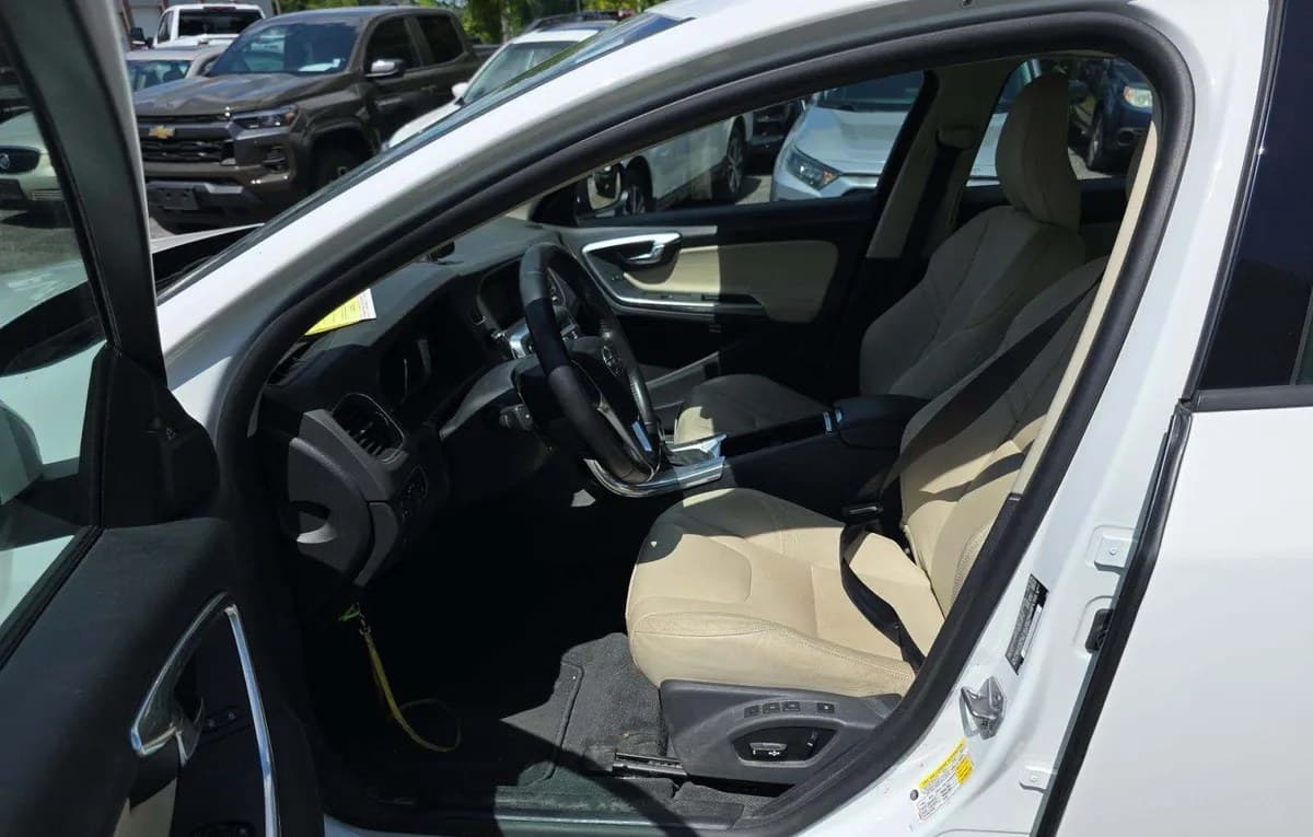 2018 VOLVO S60 T5 Dynamic 4