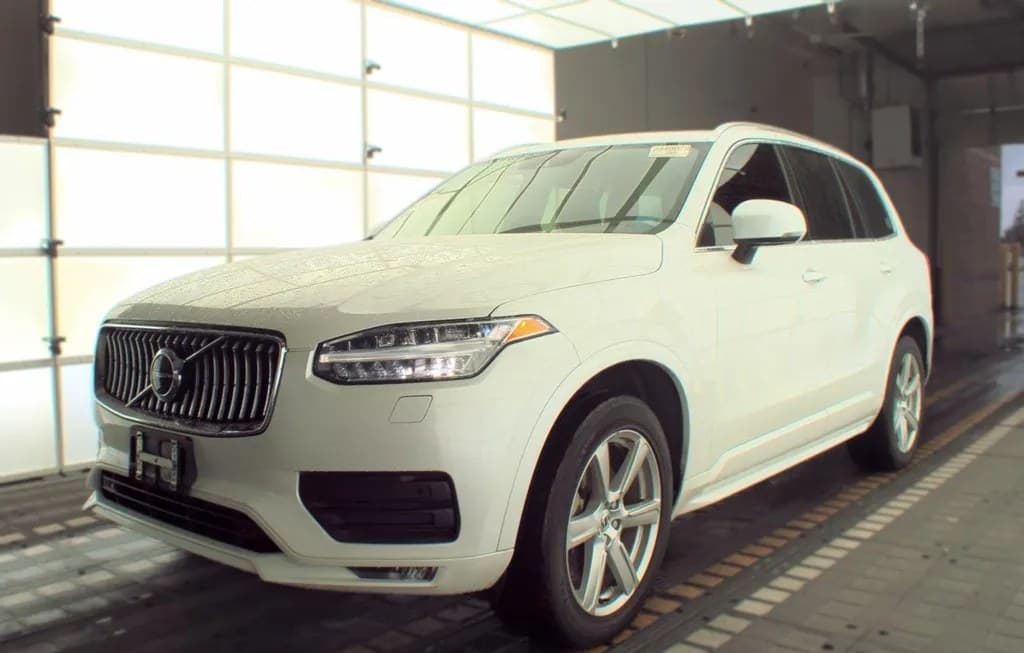 2022 VOLVO XC90 T5 MOMENTUM 7-PASSENGER