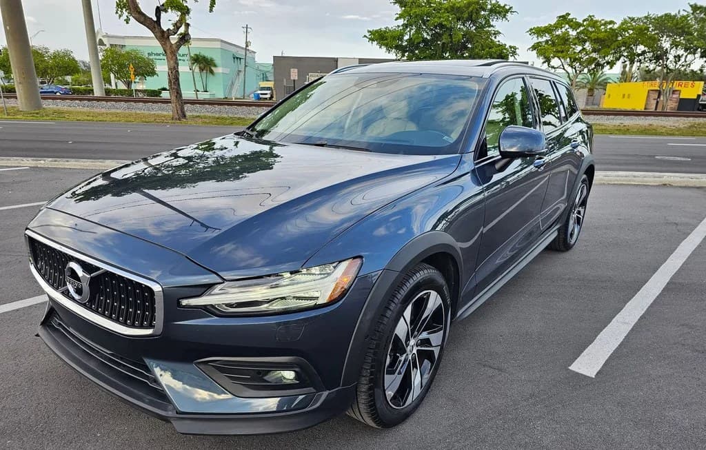 2022 VOLVO V60 CROSS COUNTRY T5