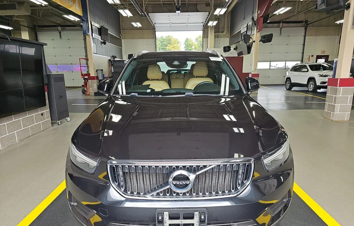 2019 VOLVO XC40 T5 Momentum 3