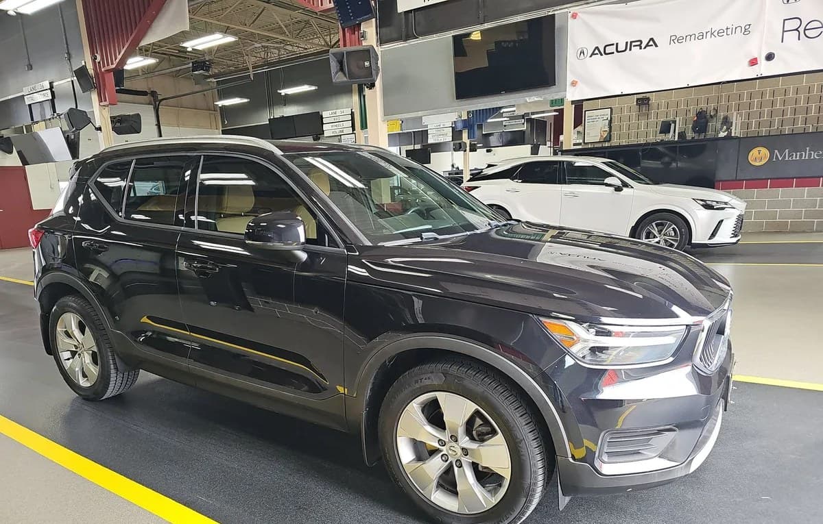 2019 VOLVO XC40 T5 Momentum 4