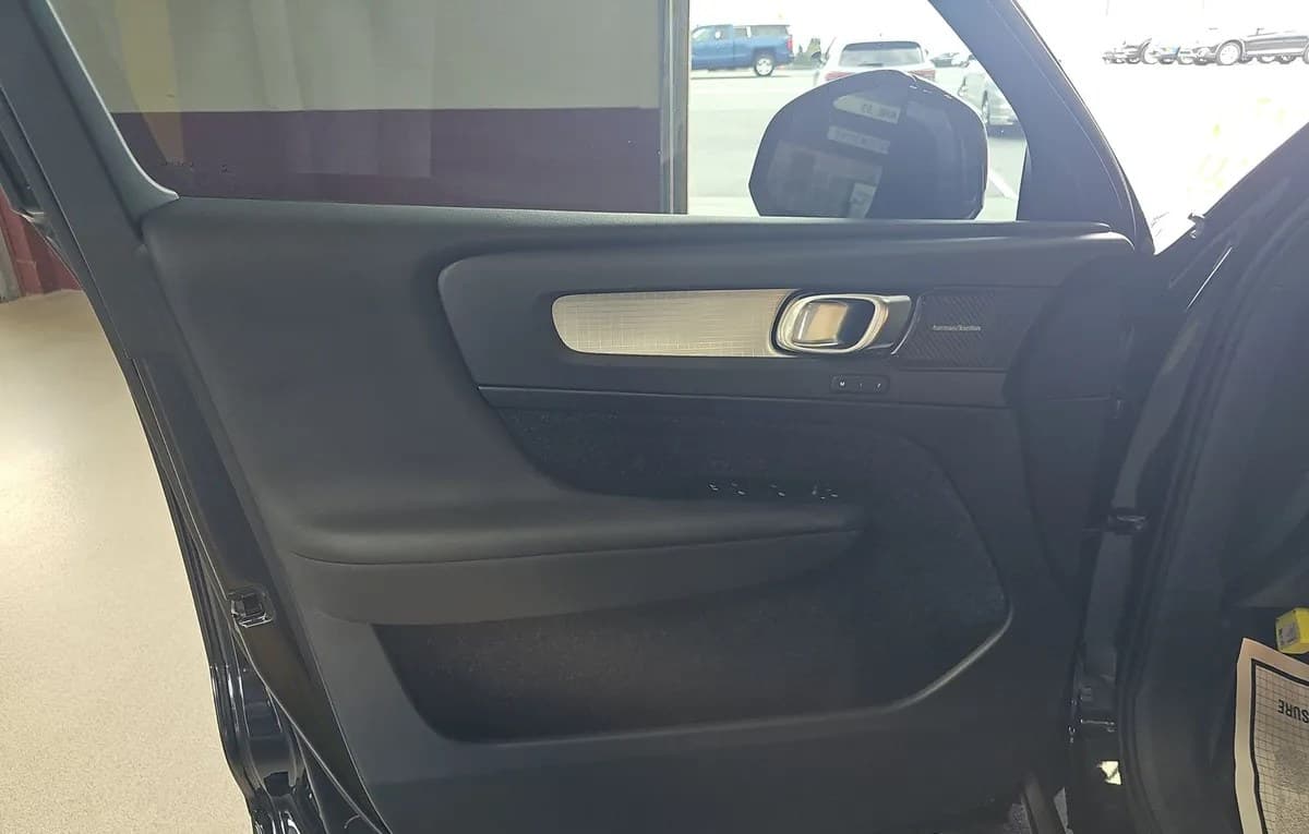 2019 VOLVO XC40 T5 Momentum 6